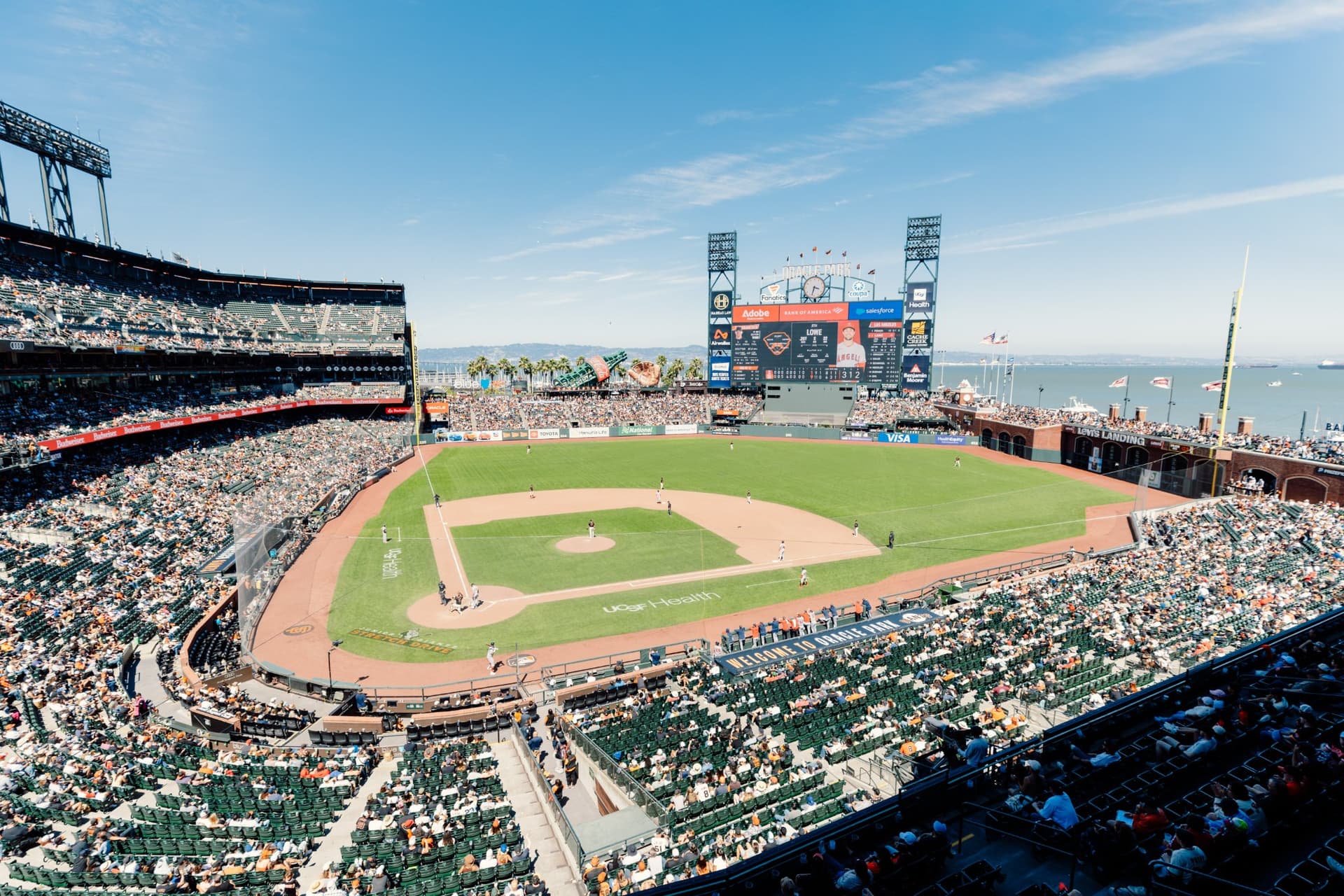 Candid conversation between founders at the Airwallex x SF Giants weekend event in San Francisco by JY Studio