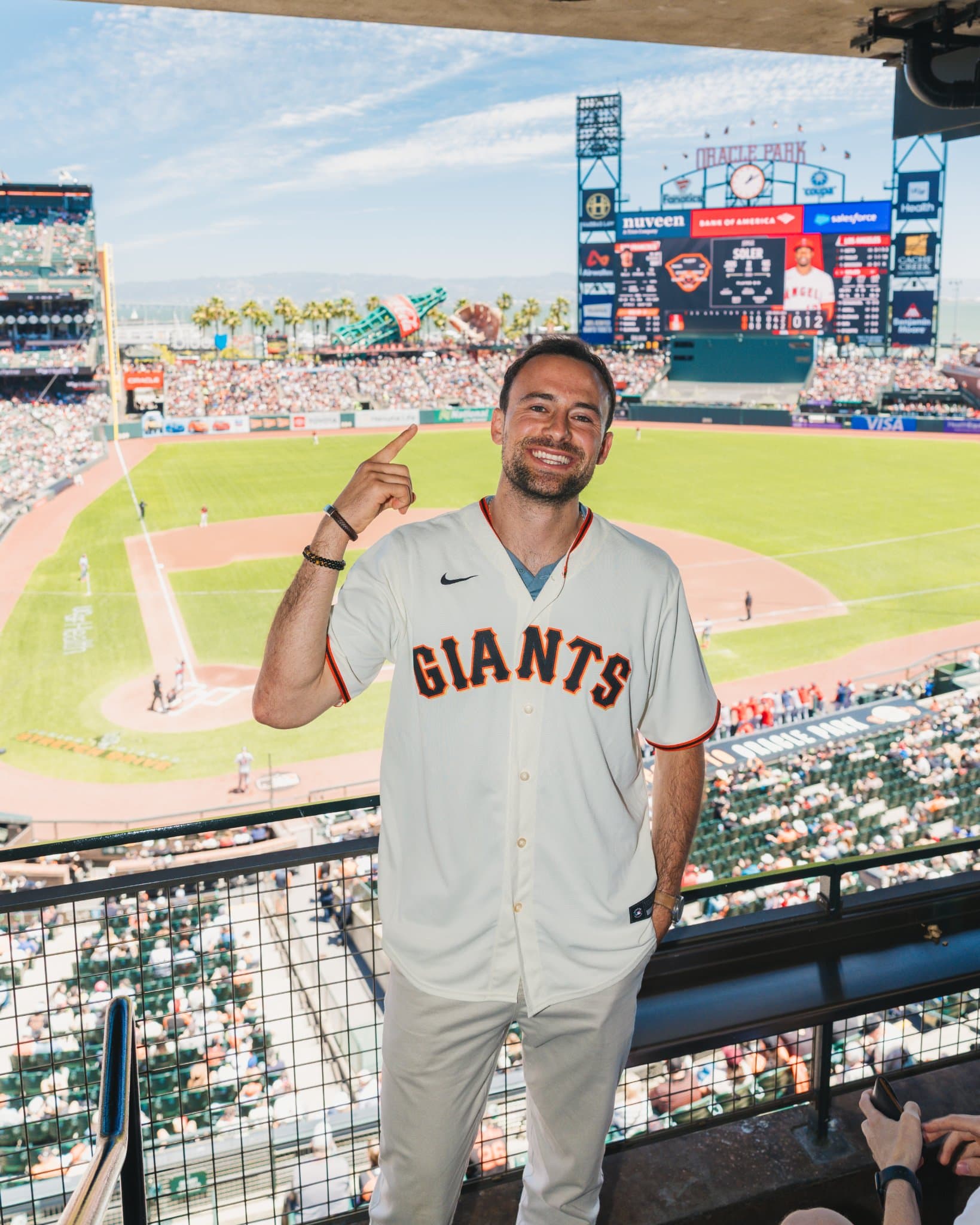 Group portrait of guests at the Airwallex x SF Giants suite event at Oracle Park in San Francisco by JY Studio