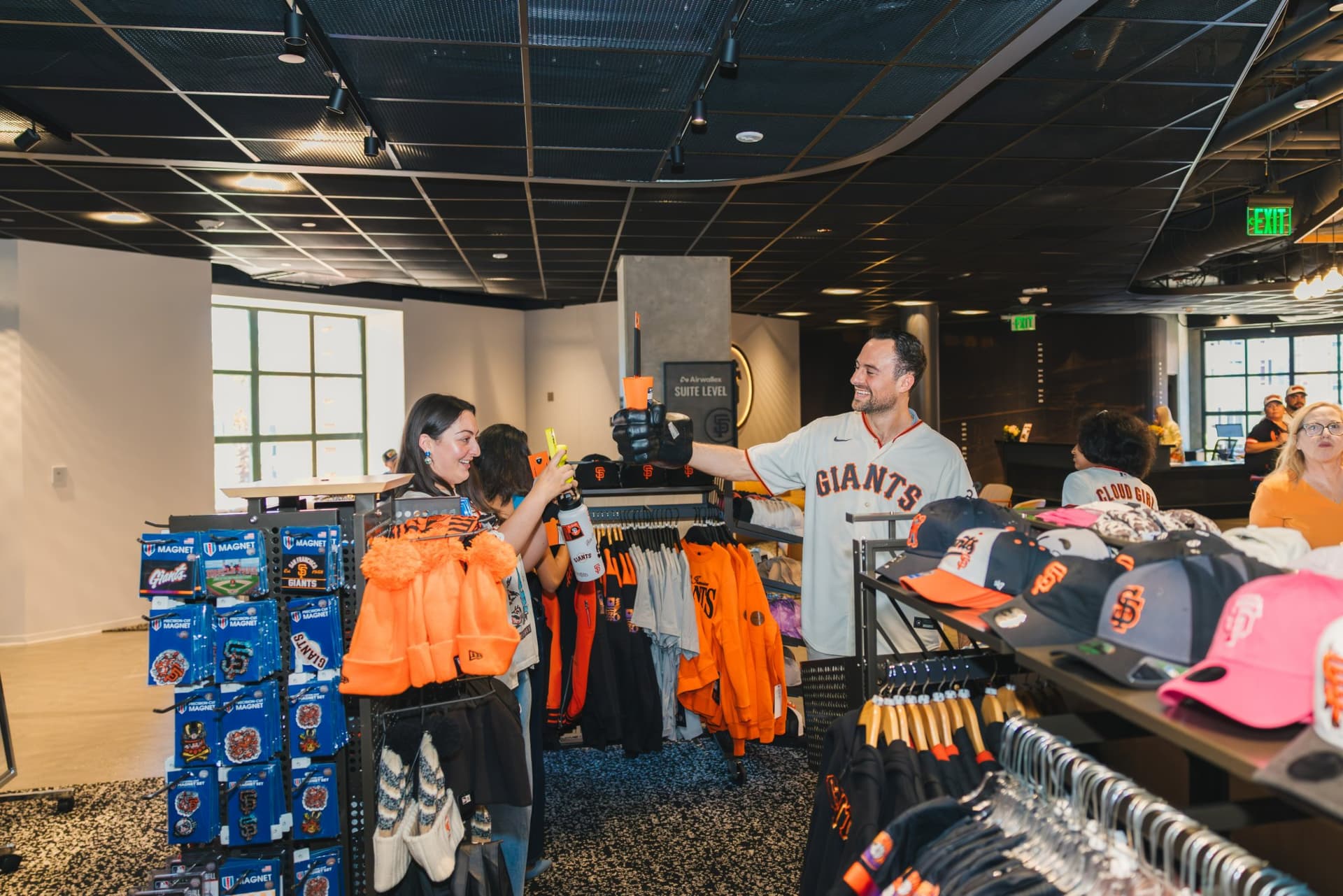 Candid conversation between founders at the Airwallex x SF Giants weekend event in San Francisco by JY Studio