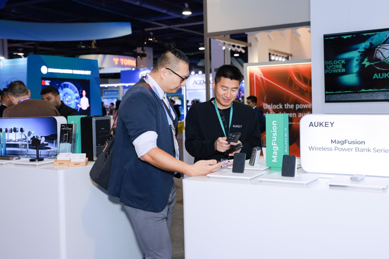 CES 2026 trade show coverage documenting AUKEY brand presence and visitor engagement in Las Vegas by JY Studio