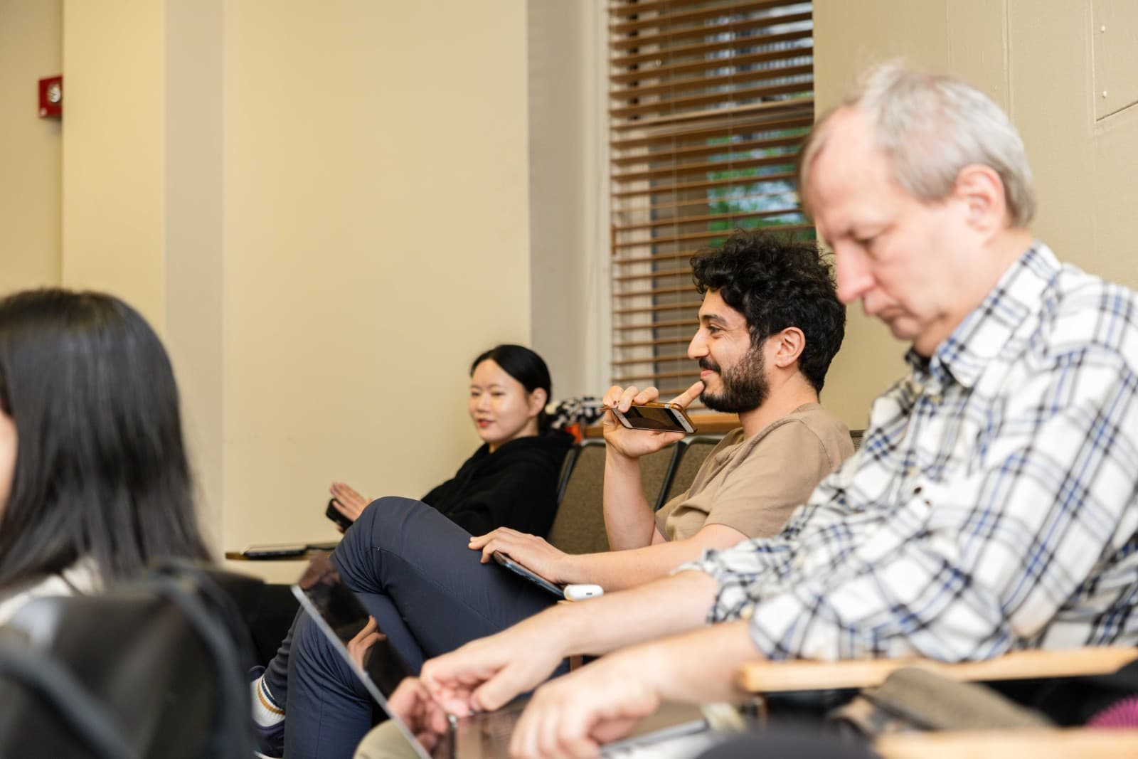 Stanford researchers discussing crypto and decentralized technology at BNB Chain university event by JY Studio