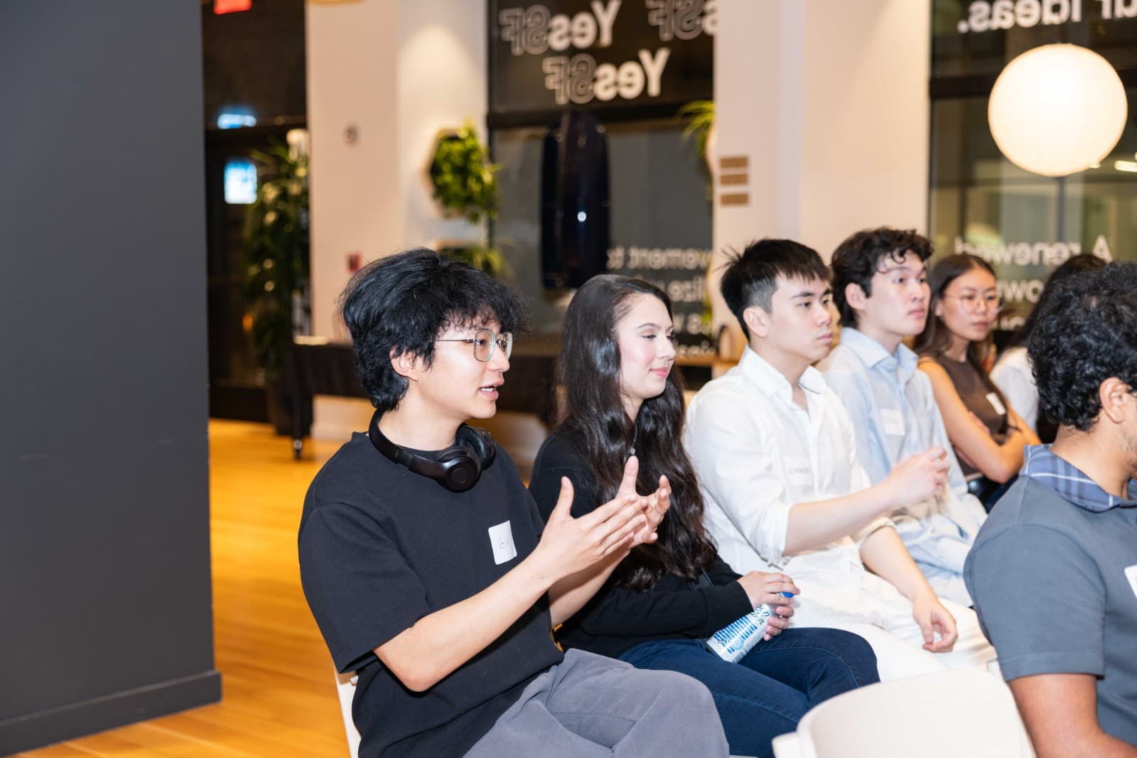 Lively group discussions at Crimson Alumni Network Networking Event in San Francisco by JY Studio