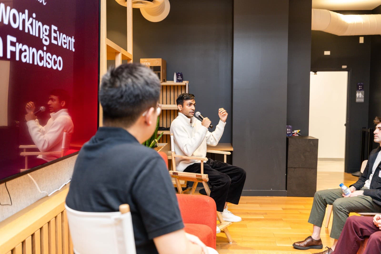 Relaxed conversations at CAN Networking Event for Harvard alumni in San Francisco by JY Studio