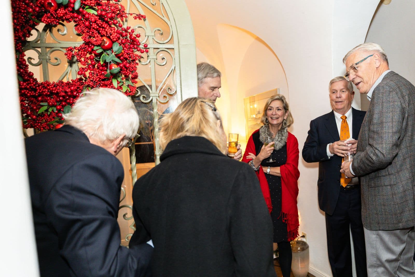 Capturing holiday spirit and joy at Oakland Christmas celebration by JY Studio